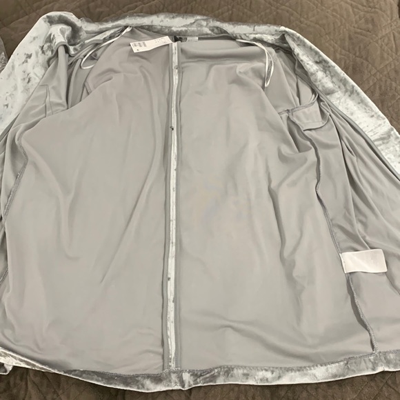 H & M Gray NWT Crushed Velvet Jacket size M - Picture 12 of 17